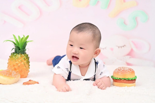 澄迈宝宝在妈妈肚子里